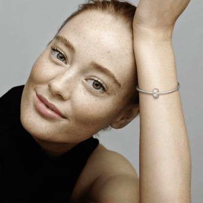 Clipe Linhas Brilhantes - 798422C01