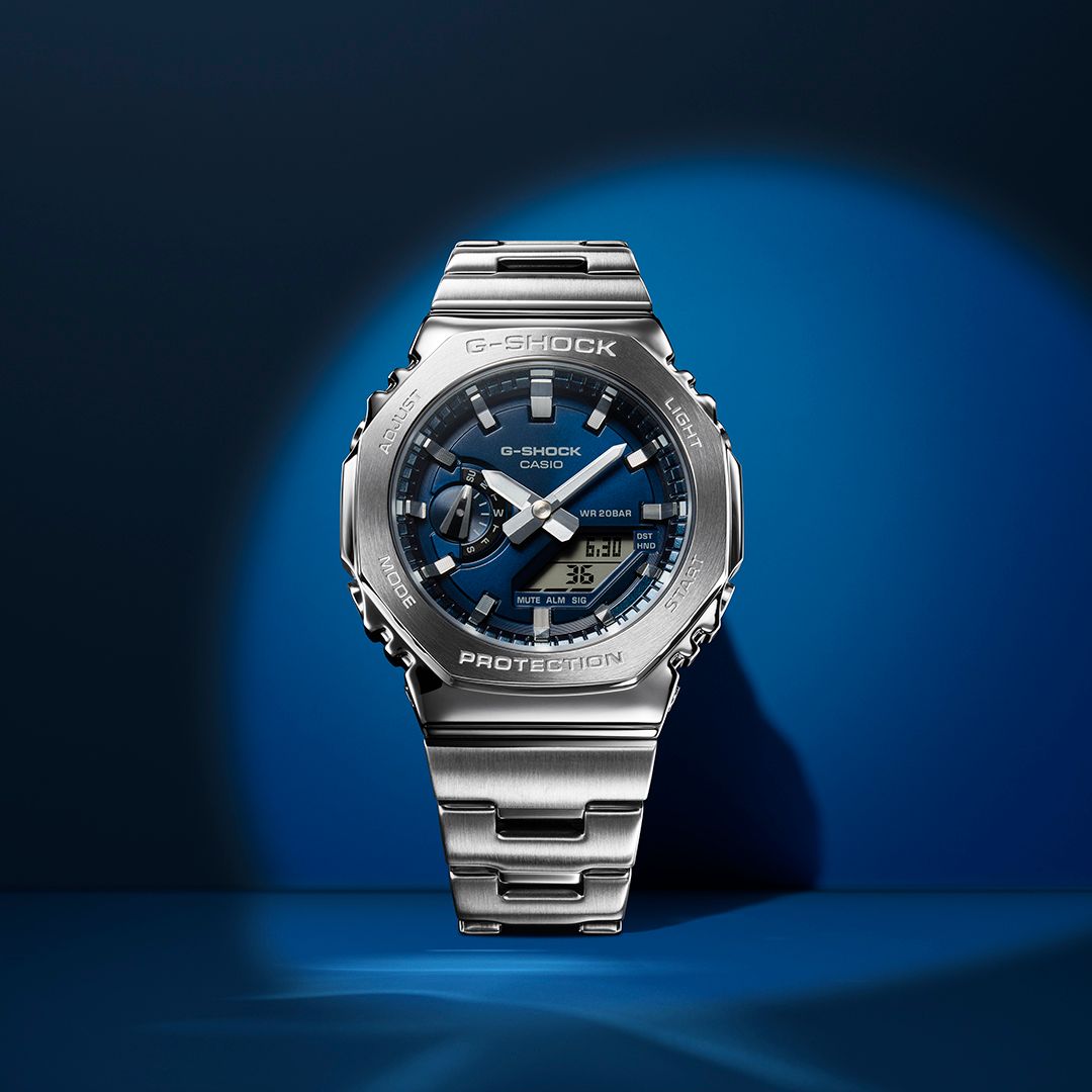 Relógio Casio G-Shock G-Steel Masculino Prateado com Fundo Azul- GM-2110D-2BDR