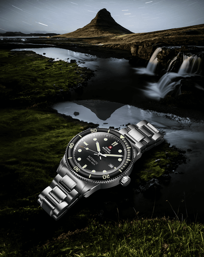 Relógio de Mergulho Automático Swiss Military  SMA34106.01 – Aço Preto ou Azul